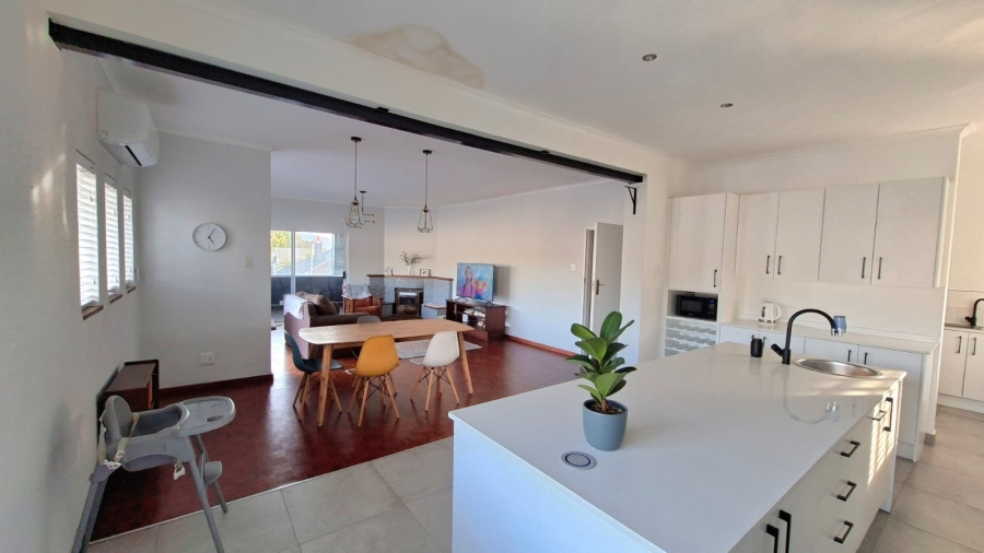 To Let 2 Bedroom Property for Rent in Somerset West Western Cape